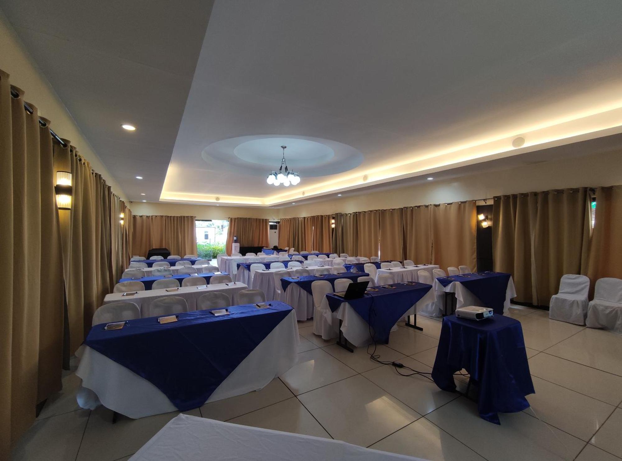 Klir Waterpark Resort And Hotels Guiguinto Luaran gambar
