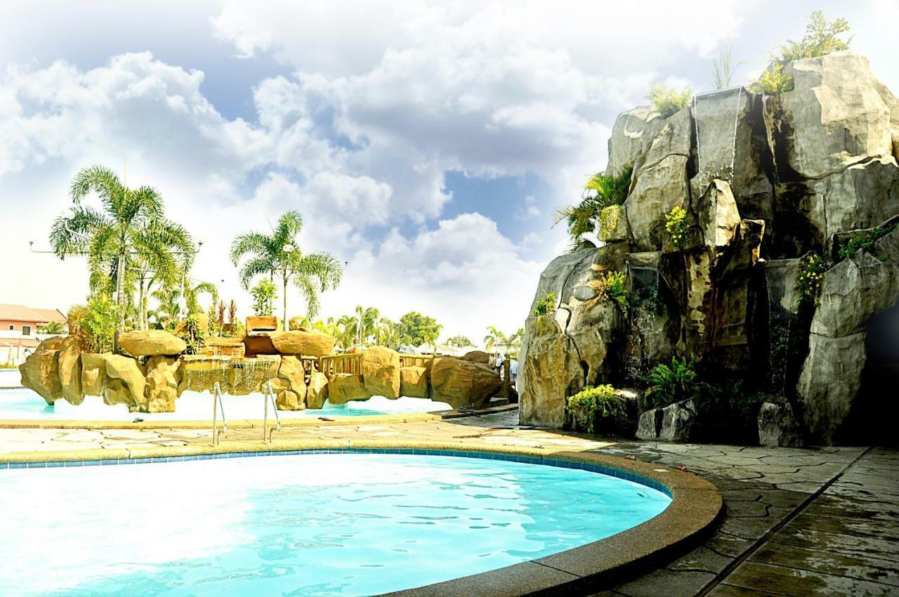 Klir Waterpark Resort And Hotels Guiguinto Luaran gambar